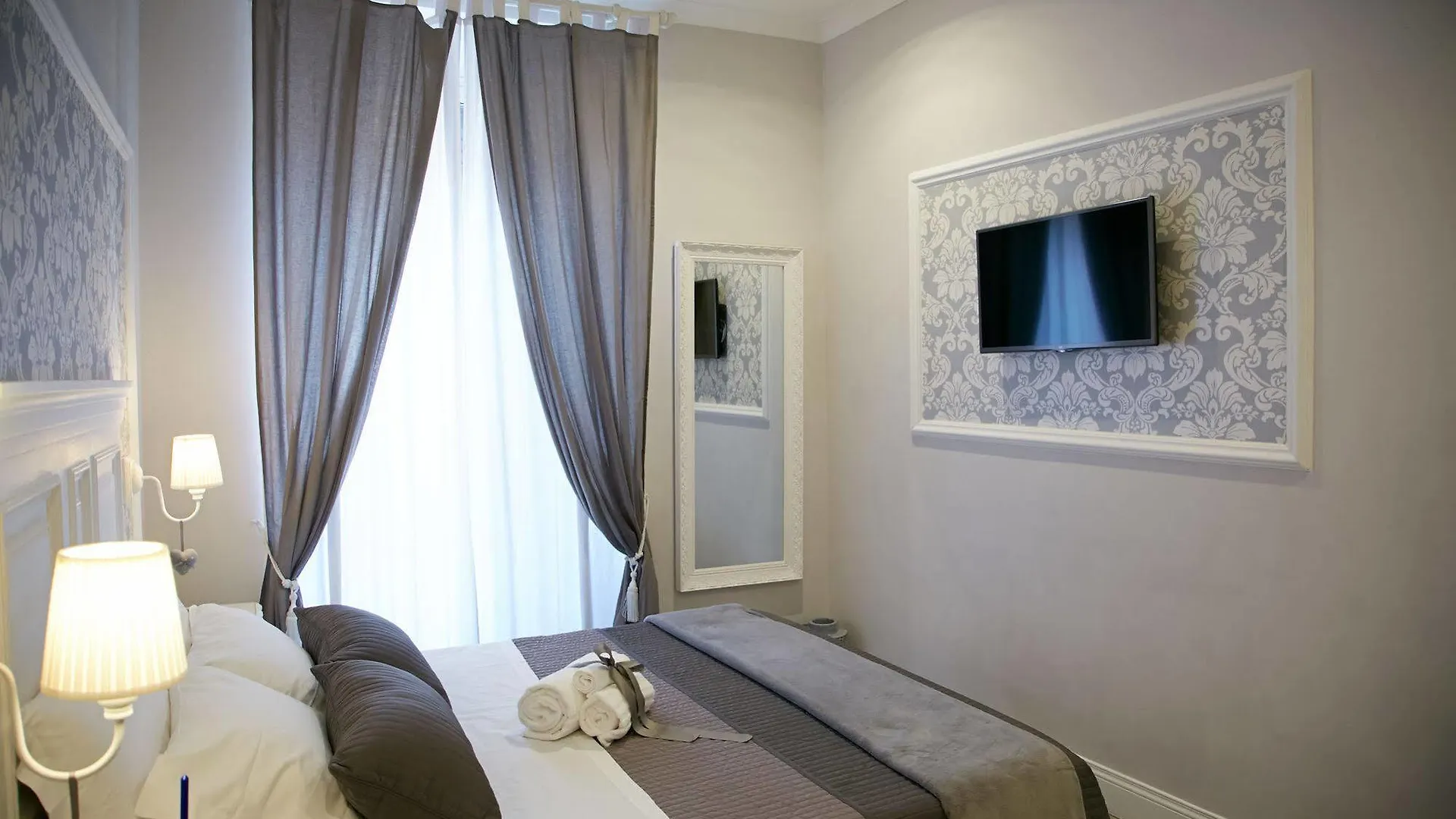 Charme & Chic Bed & Breakfast Rome