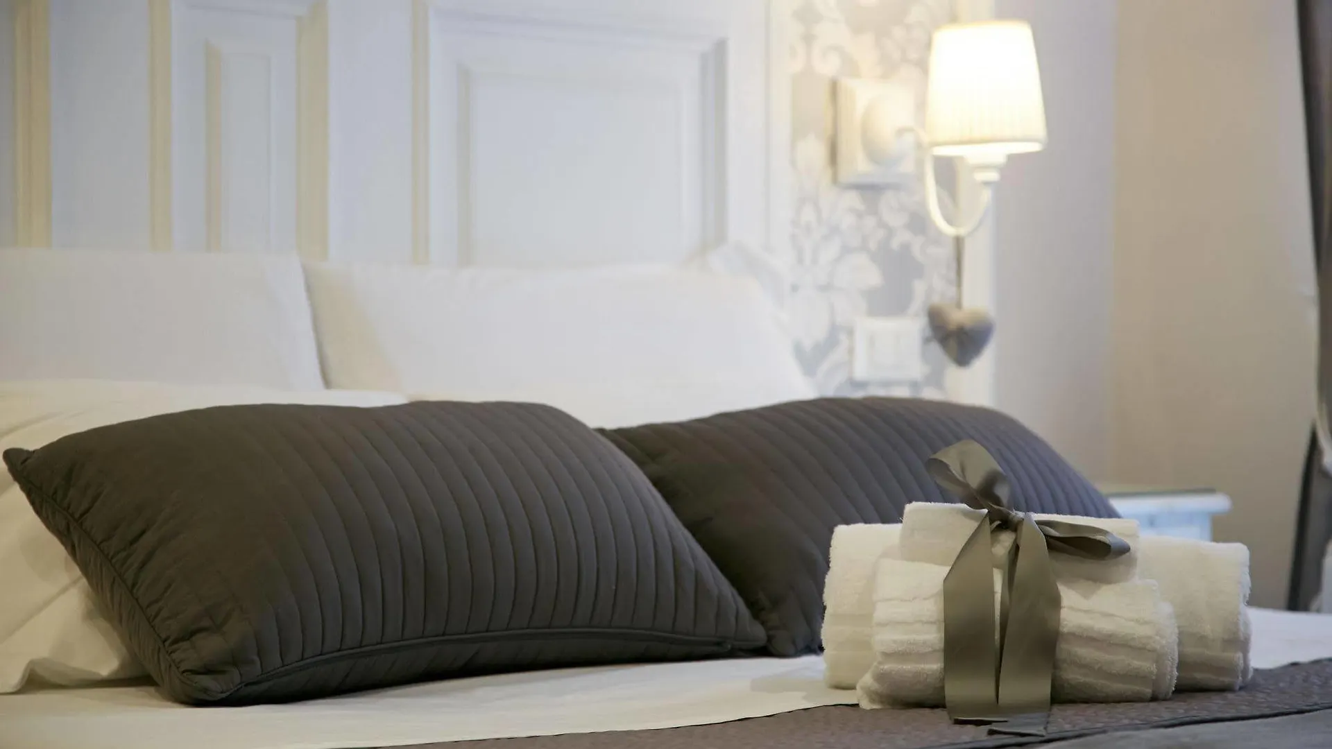 Charme & Chic Bed & Breakfast Rome