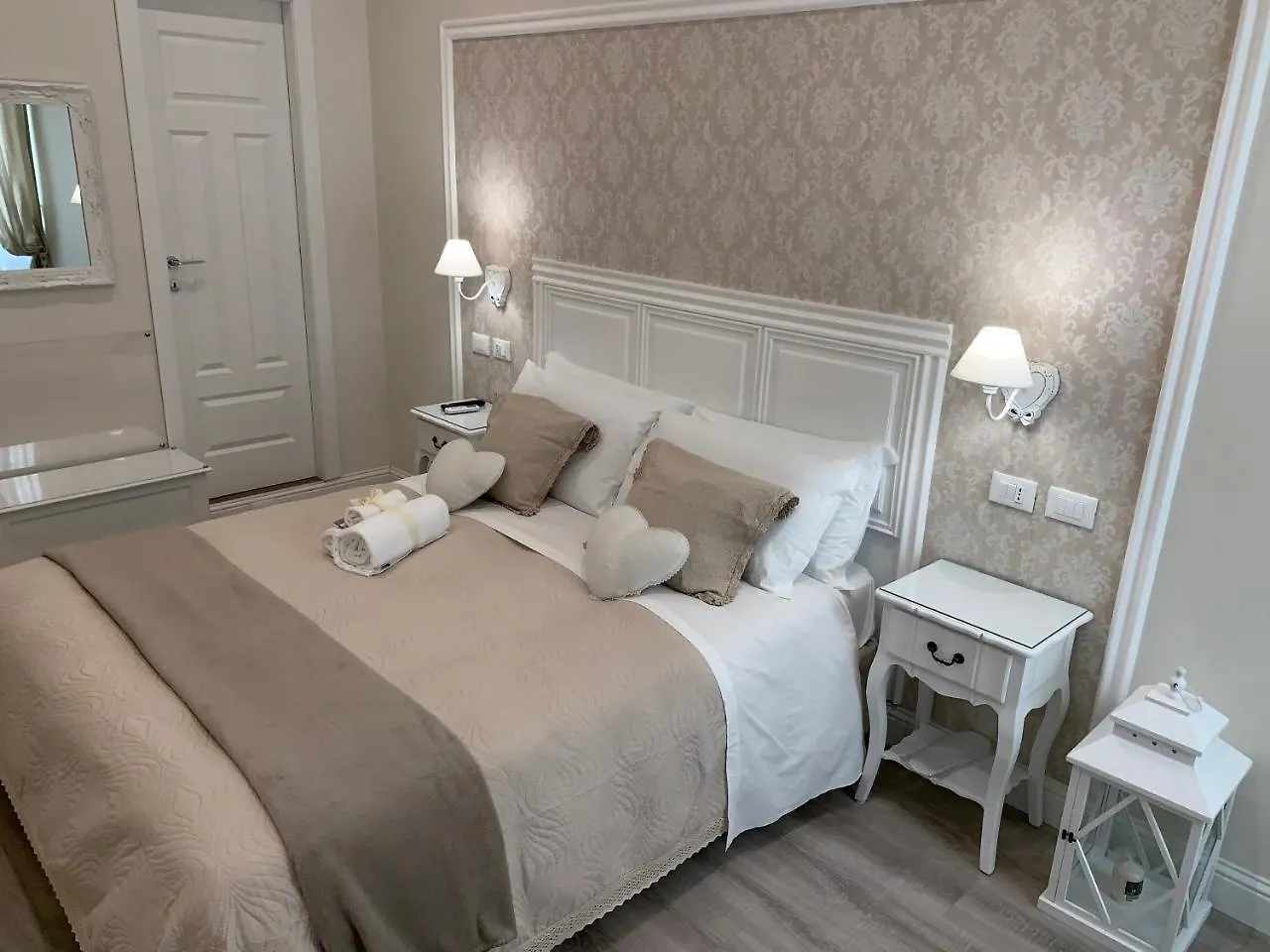 Charme & Chic Bed & Breakfast Rome