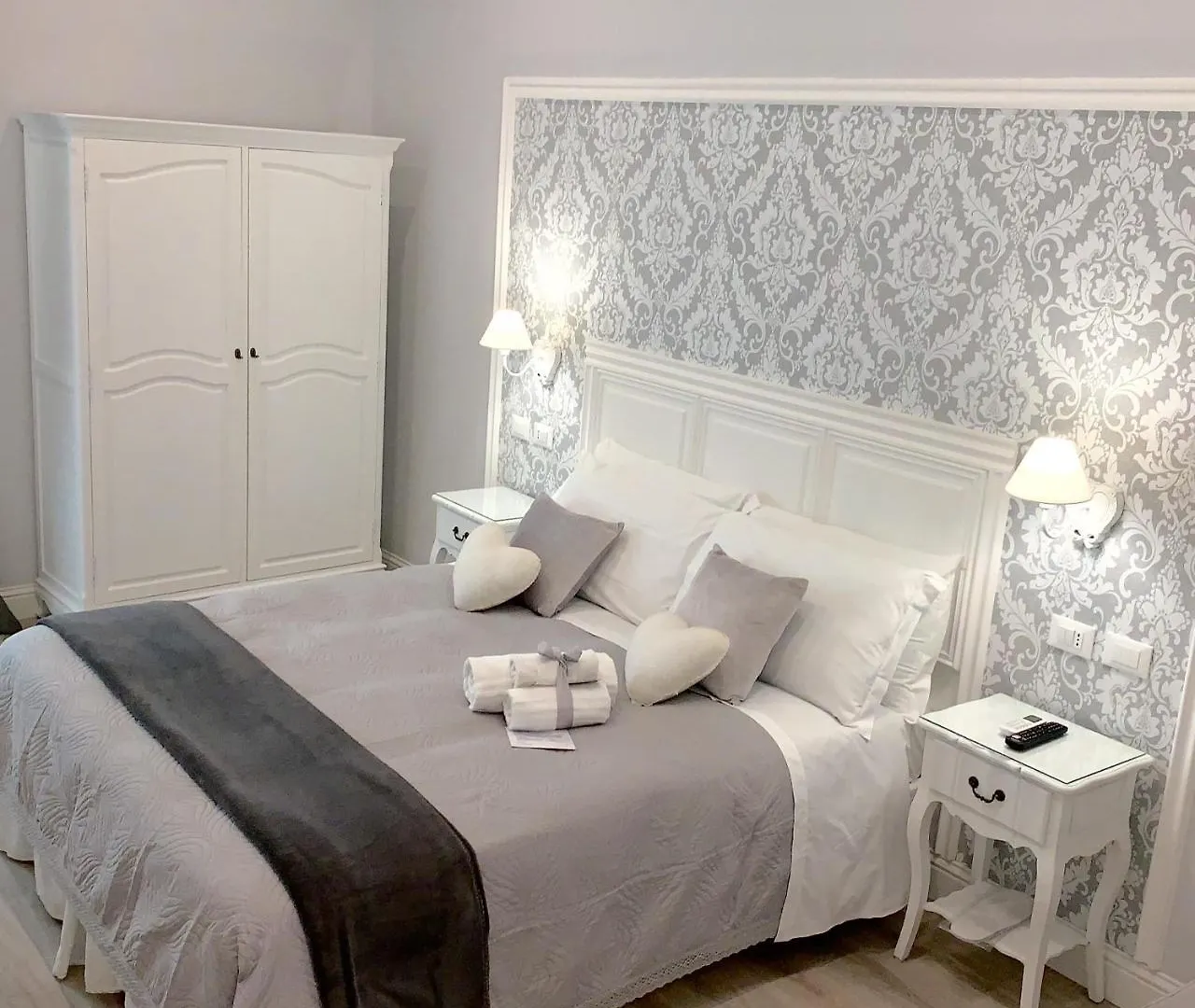 Charme & Chic Bed & Breakfast Rome