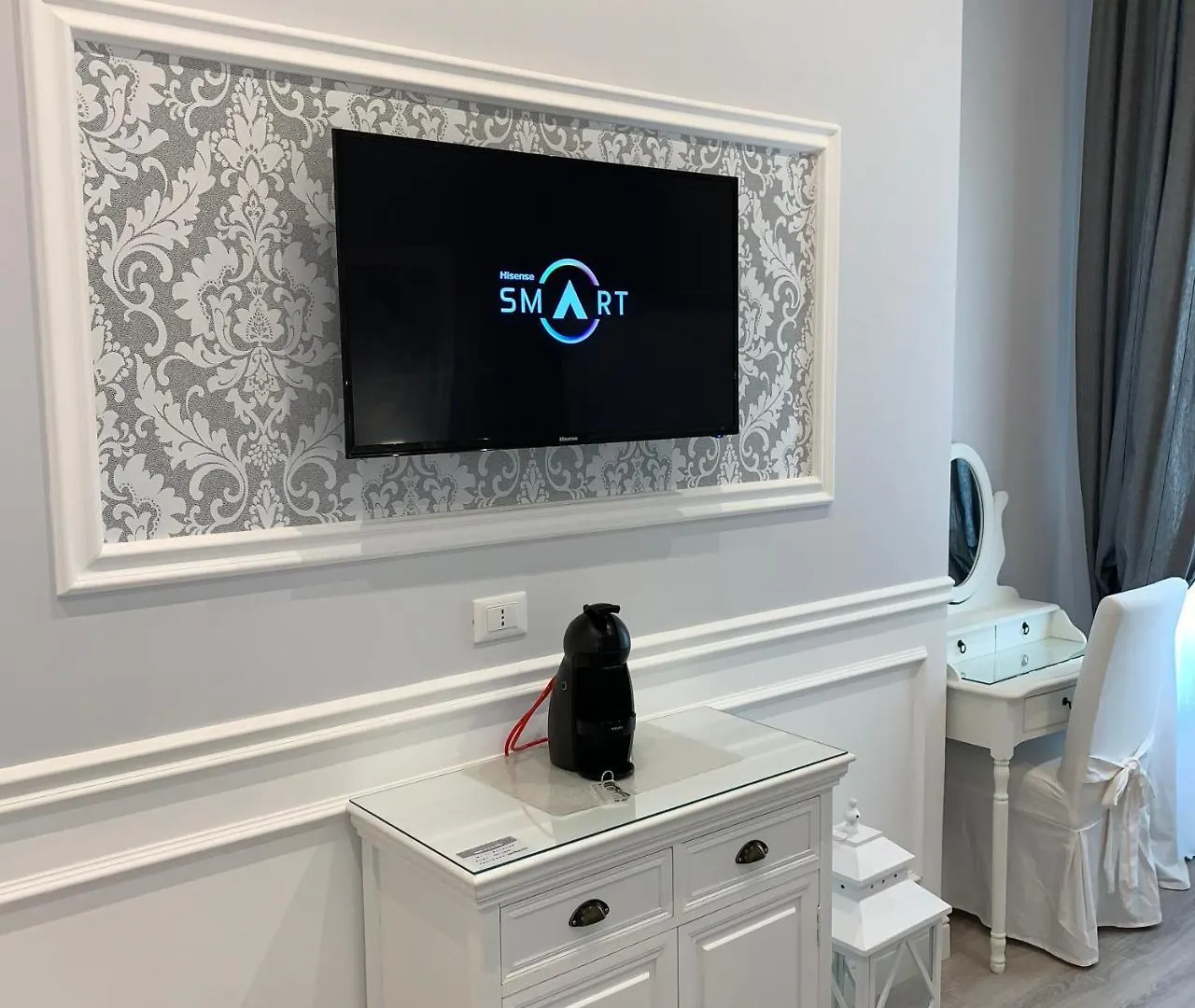 Charme & Chic Bed & Breakfast Rome