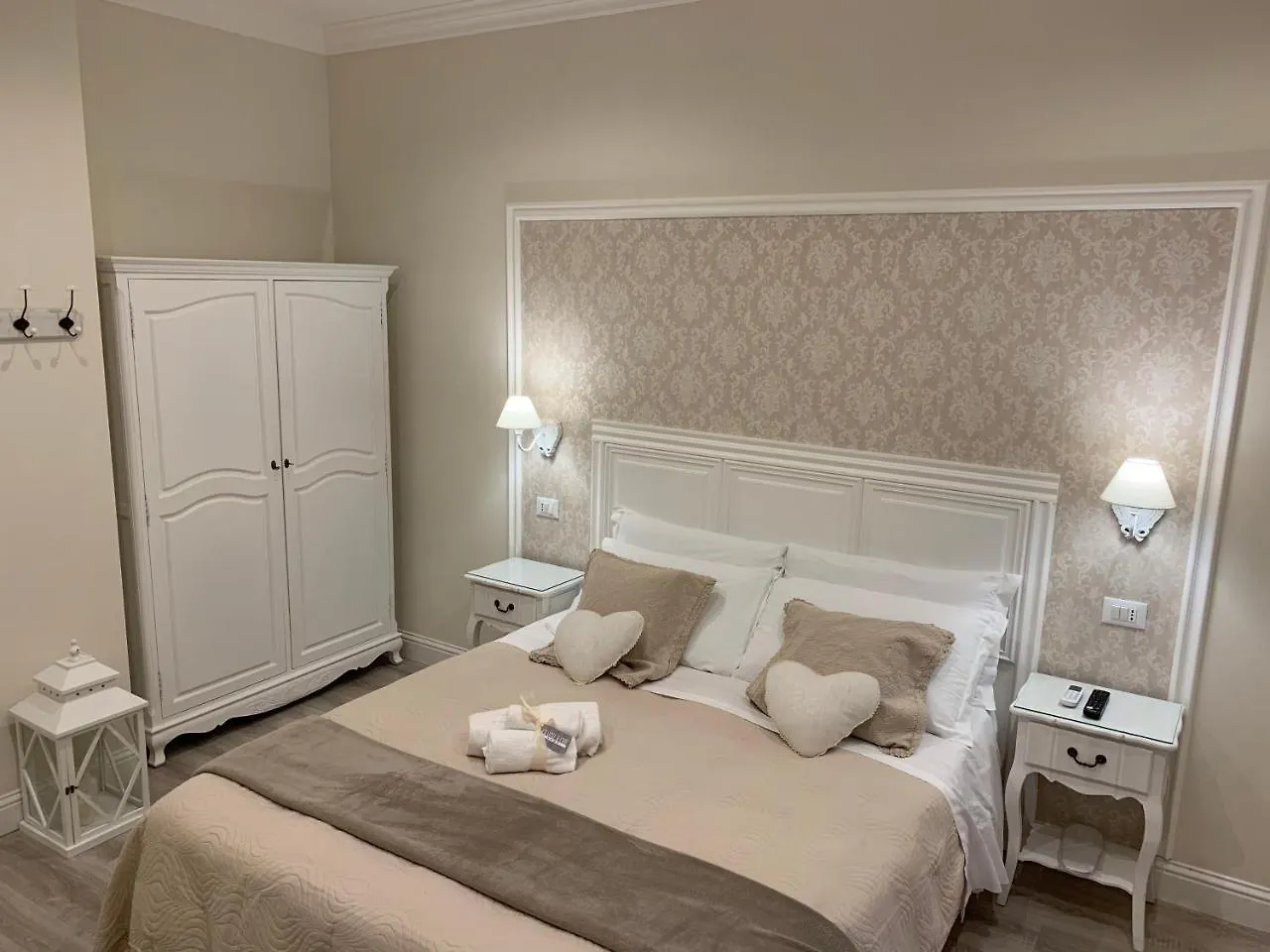 Charme & Chic Bed & Breakfast Rome