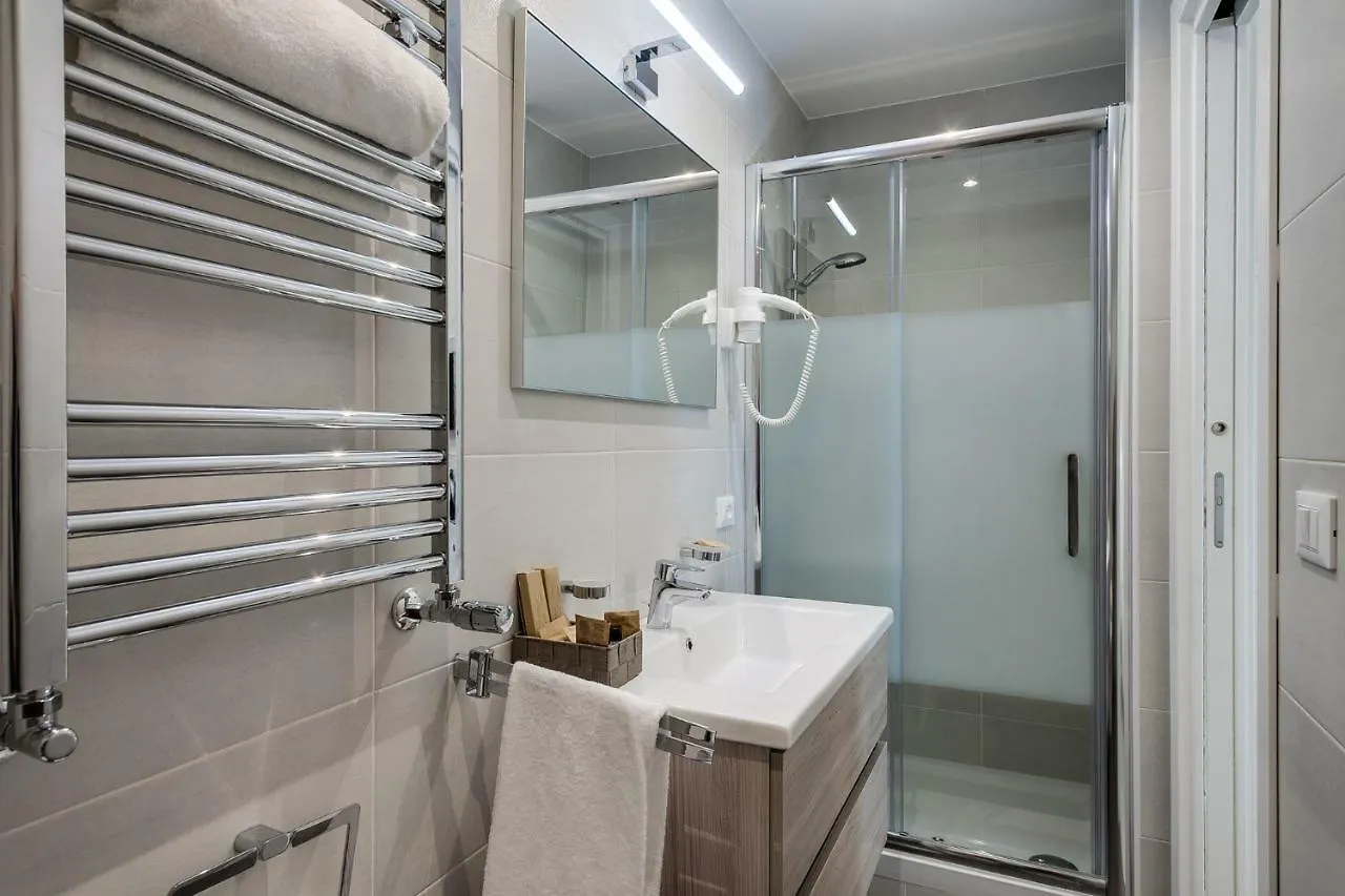 Charme & Chic Bed & Breakfast Rome 2*,  Italy