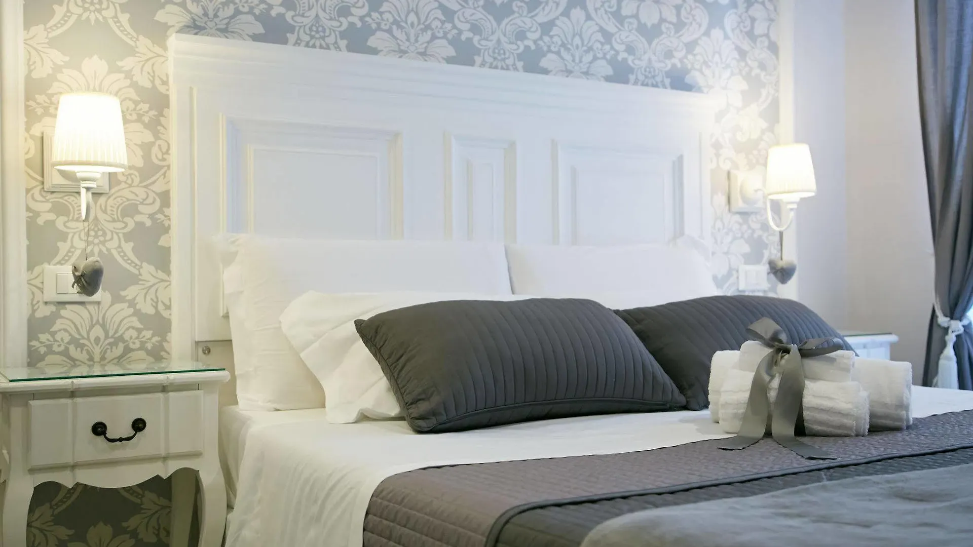 Bed and Breakfast Charme & Chic Рим Италия