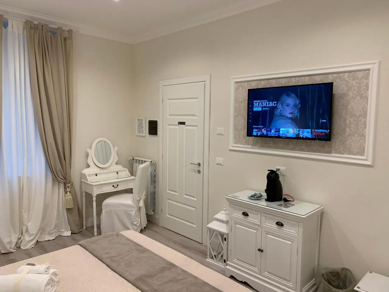 Bed and Breakfast Charme & Chic Рим 2*,  Италия